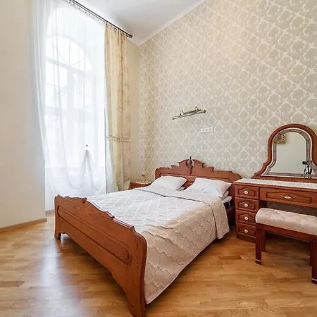 Teatralnaya *