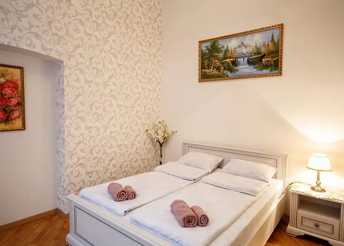 Teatralnaya Apartment *